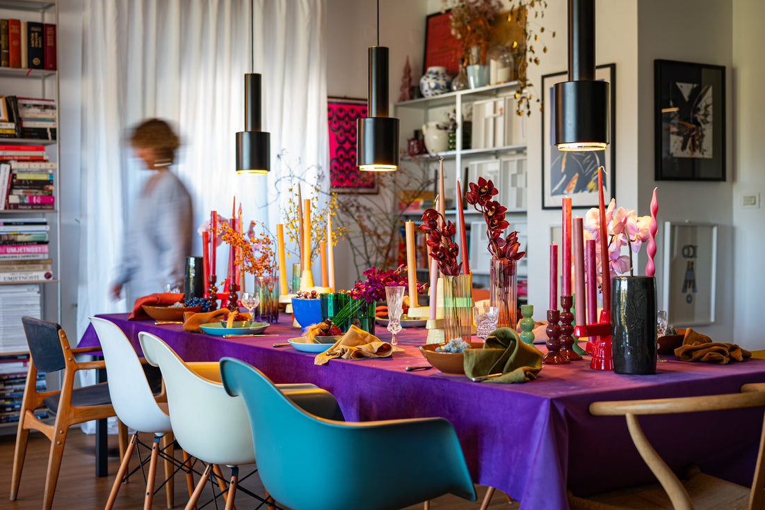 Kako postaviti šaren i živ stol za posebne prilike