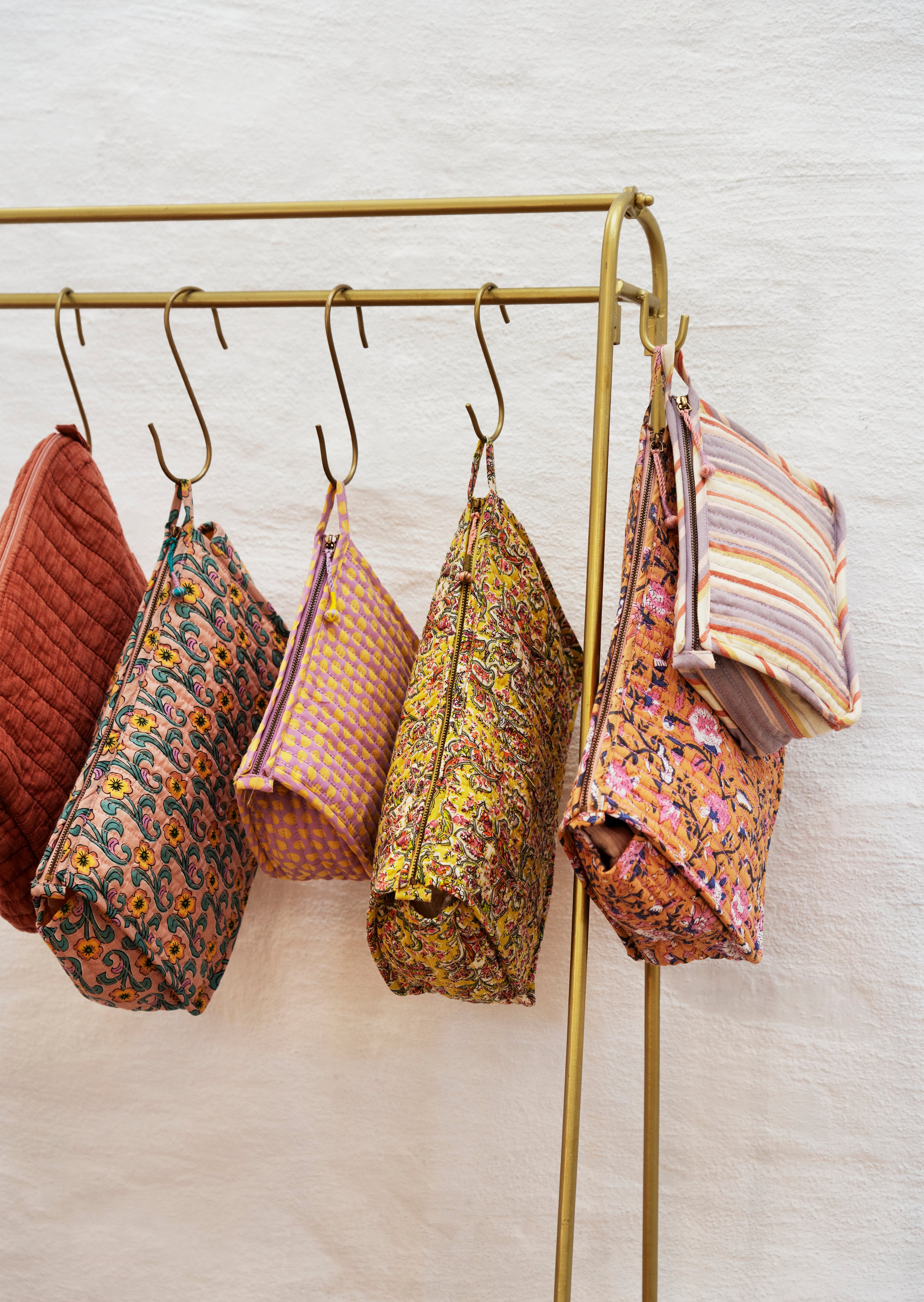 MADAM STOLTZ TORBICA NESESER